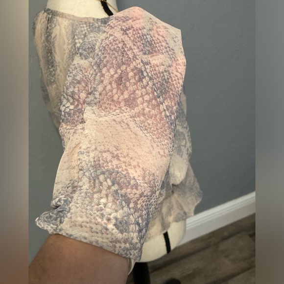 Steven Madden Snake Print V-Neck Top - Picture 5 of 9